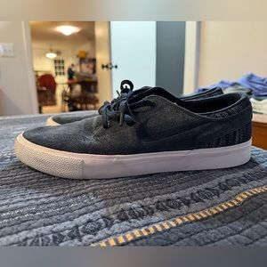 Nike SB Janoski